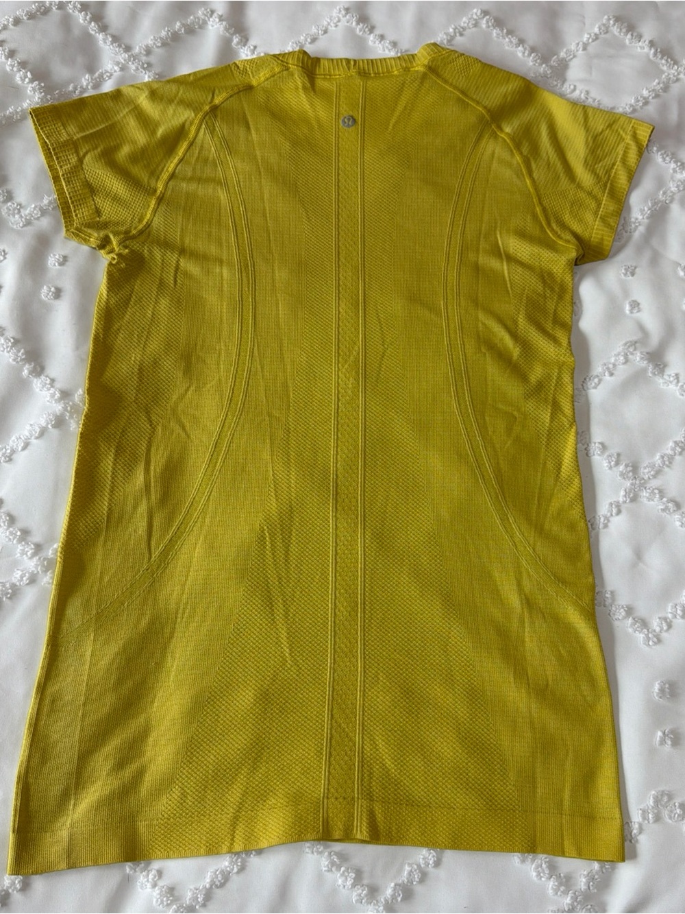 Lululemon Swiftly Tech 2.0 Short Sleeve Tee Gold Yellow Mustard Women’s Size 8 - Picture 6 of 7